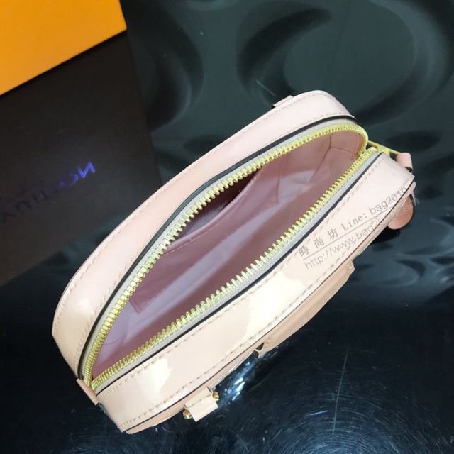 LV包 LV女包 新款Beltbag腰包 MonogramVernis漆光牛皮 LV斜挎小包 LV單肩包  ydh3257